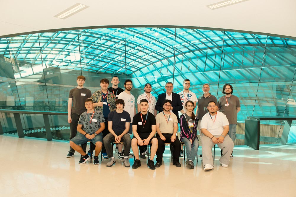 Gruppenbild von Teilnehmer:innen am Lehrlingsforum