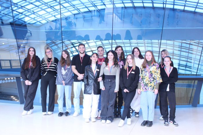 Gruppenfoto der Lehrlinge von der Klasse LG vom AMS Niederösterreich