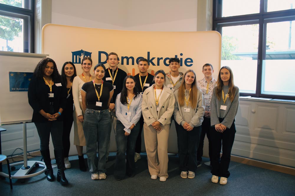 Klassenfoto der Lehrlinge von der Berufsschule für Verwaltungsberufe Embelgasse Klassenfoto der Lehrlinge von der Berufsschule für Verwaltungsberufe Embelgasse
