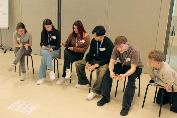 Gruppenfoto der Klasse 3ET von der Berufsschule Mollardgasse Gruppenfoto der Klasse 3ET von der Berufsschule Mollardgasse