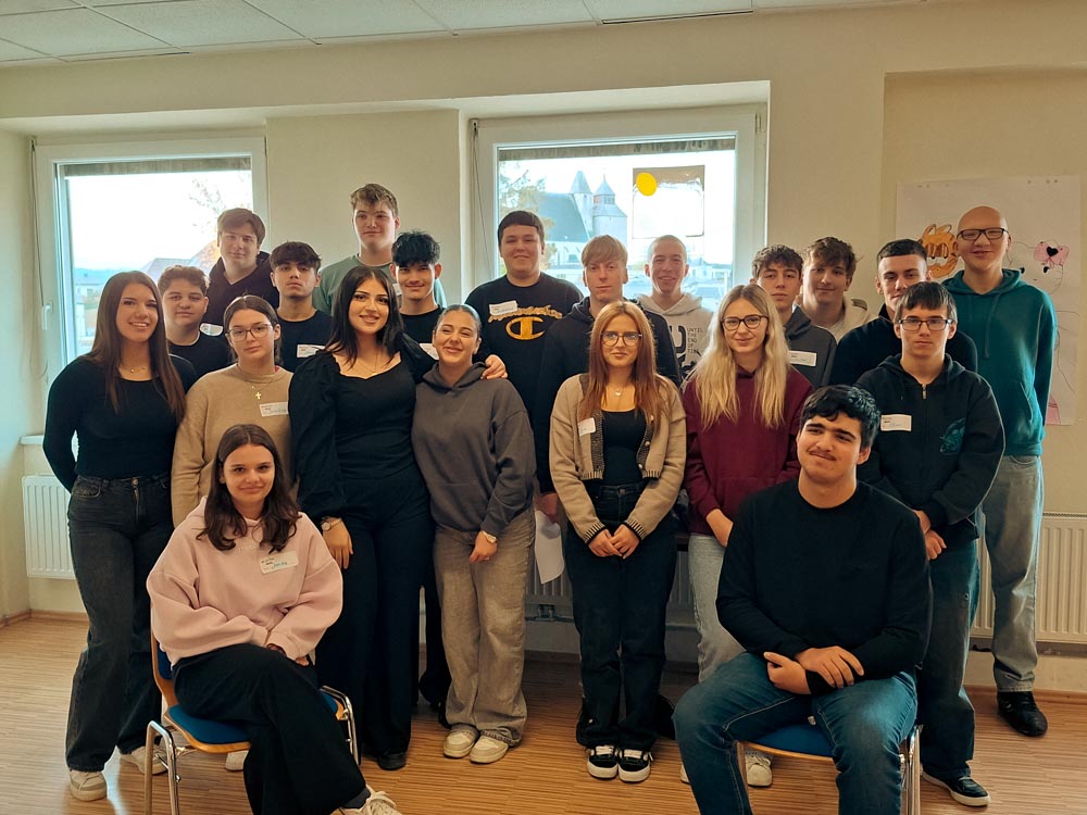 Lehrlinge der Gruppe Berufsorientierung A von der ibis acam Bildungs GmbH Gmunder Straße Lehrlinge der Gruppe Berufsorientierung A von der ibis acam Bildungs GmbH Gmunder Straße