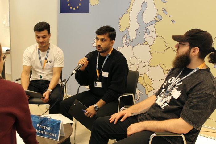 Gruppenfoto der Klasse 3ET von der Berufsschule Mollardgasse Gruppenfoto der Klasse 3ET von der Berufsschule Mollardgasse