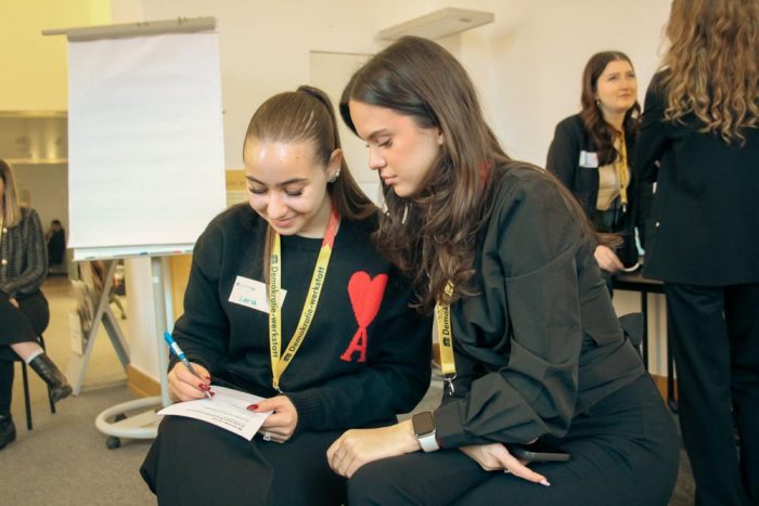 Gruppenfoto der Klasse 3ET von der Berufsschule Mollardgasse Gruppenfoto der Klasse 3ET von der Berufsschule Mollardgasse