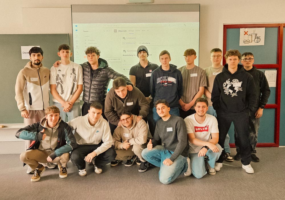 Gruppenfoto der Lehrlinge der Klasse IT3a von der Landesberufsschule Feldkirch