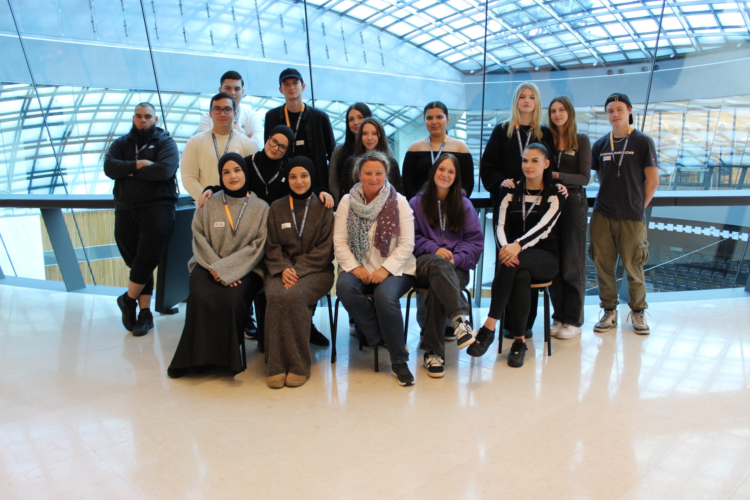 Gruppenfoto der Klasse 2E von der Berufsschule für Verwaltungsberufe Embelgasse