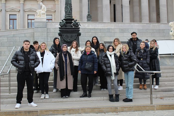 Gruppenfoto der Klasse 3A von der Berufsschule für Verwaltungsberufe Embelgasse