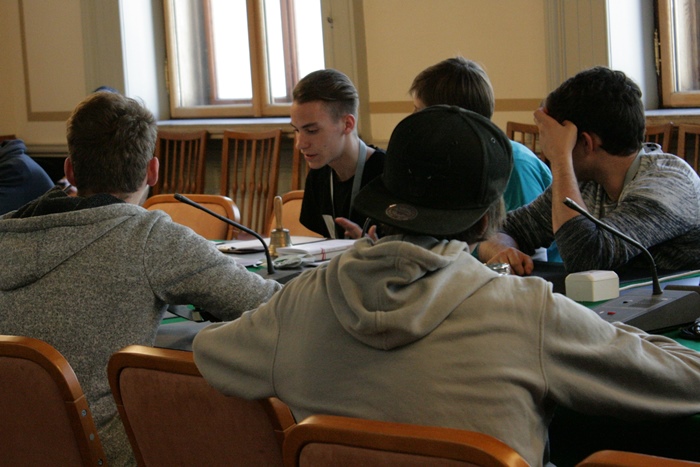 Ausschnitt der Lehrlingsgruppe während der Ausschusssimulation